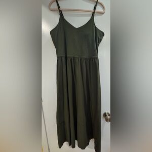 Athleta v neck elation hybrid dress size large, color is called aspen olive.
